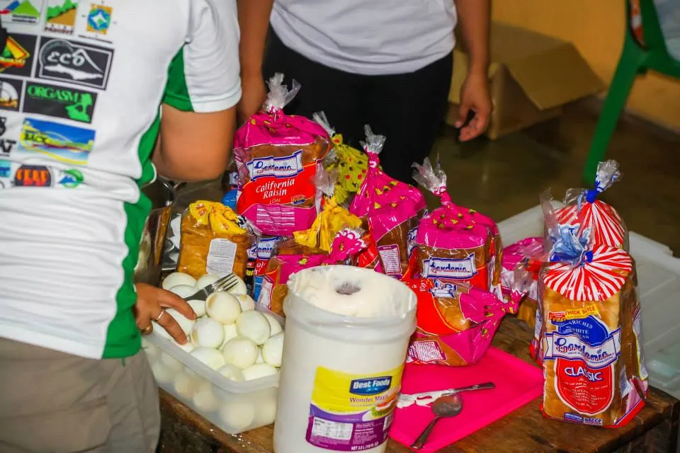 Busy preparing the snacks to be served.