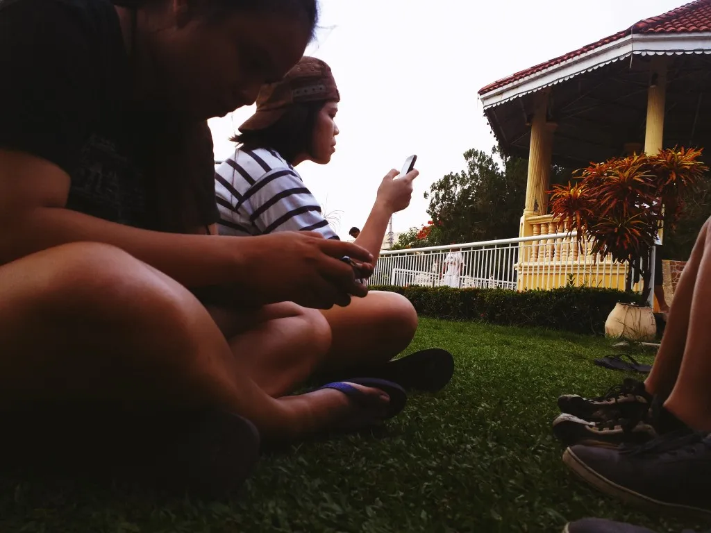 Lara and Dyan of MALAKAT at Tubigon Plaza